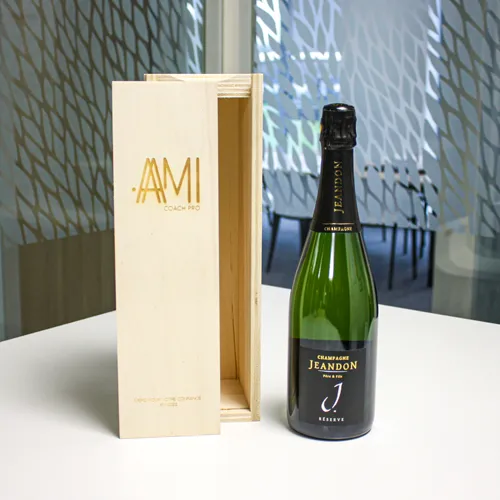 Coffret champagne personnalisé matière bois une bouteille client