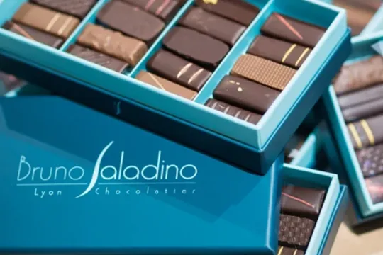 Boîte de bonbons chocolats Bruno Saladino