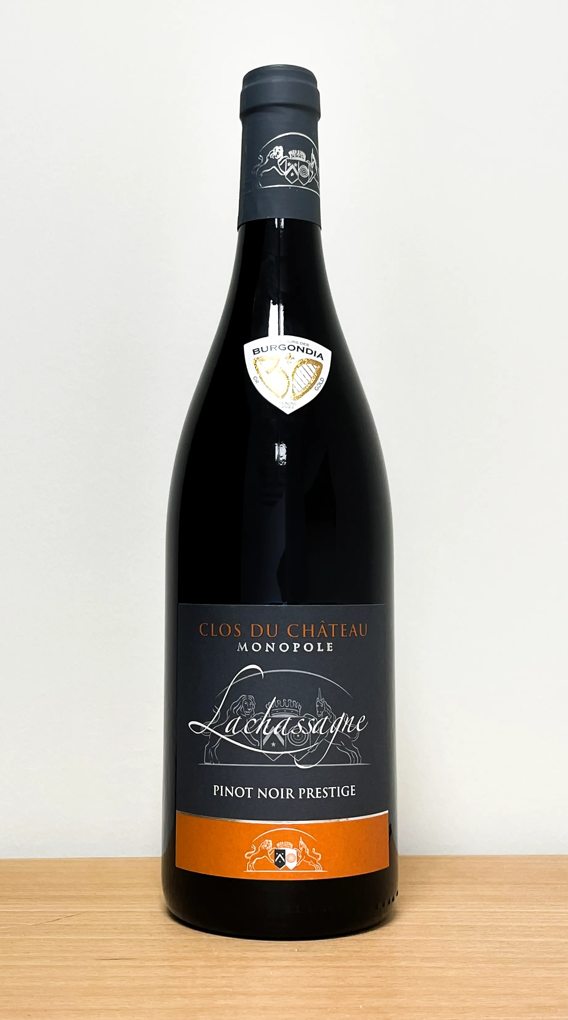 Bouteille de bourgogne Pinot Noir prestige Château de Lachassagne