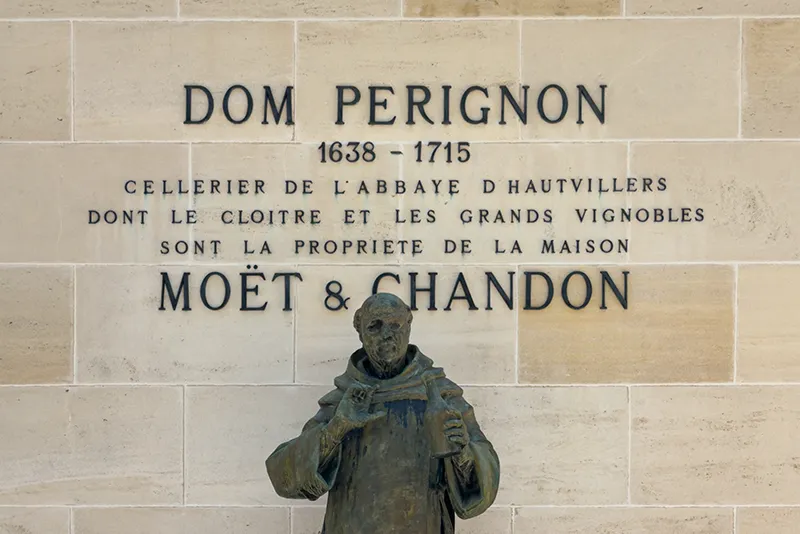 Statue Dom Pérignon